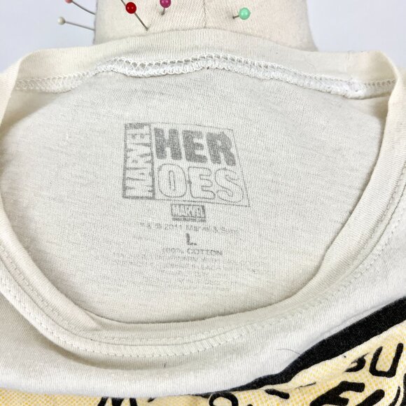 Thor Marvel Comics Women's T-Shirt | Cream | 2011 | Large - Picture 3 of 5